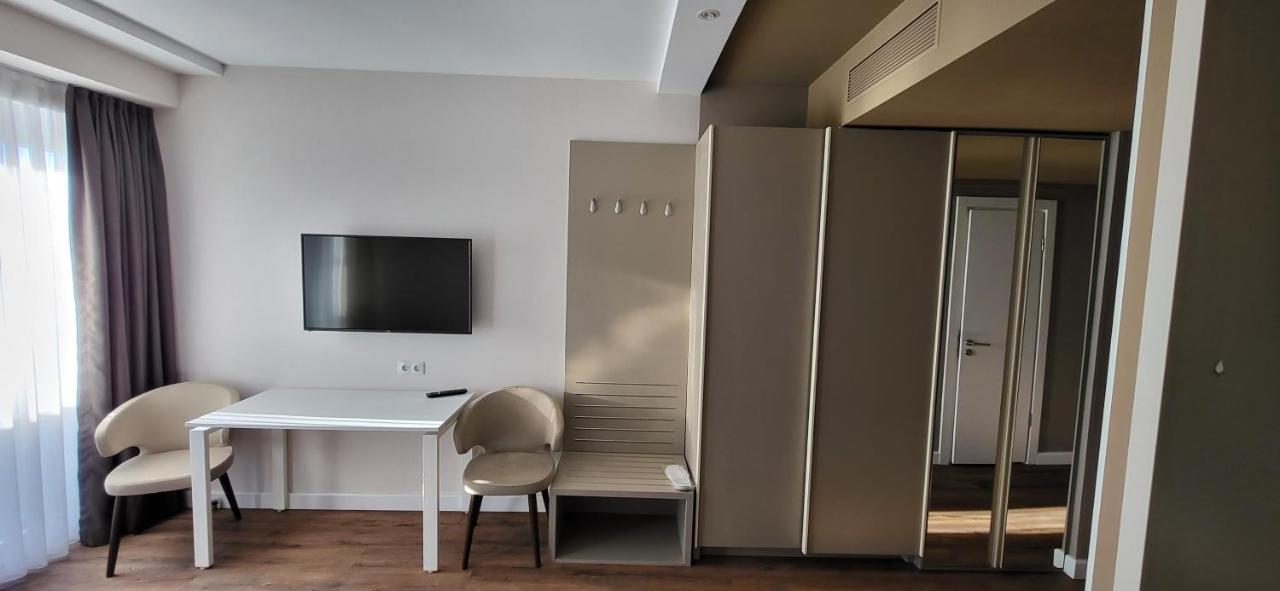 Black Sea Apartments Alliance Palace Batumi Exterior foto